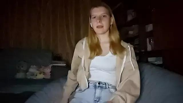 LynteriLain from StripChat