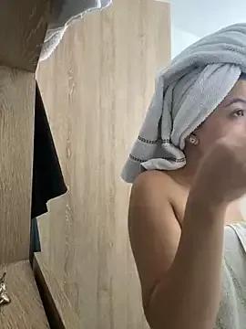 MacarenaRosse from StripChat