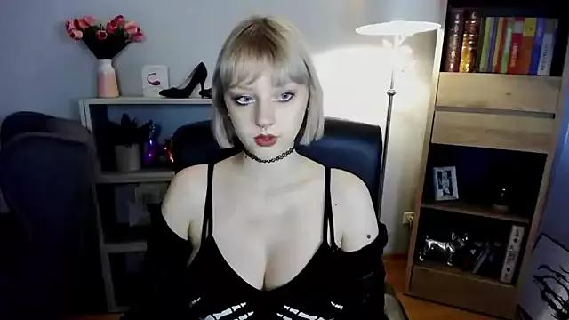 MadelineLust from StripChat