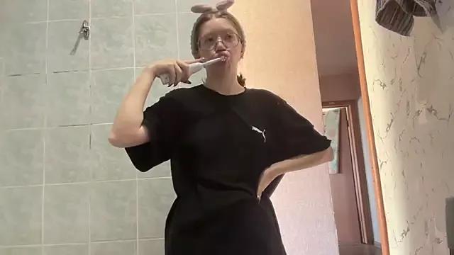 Naked Room MargarettNewbie 