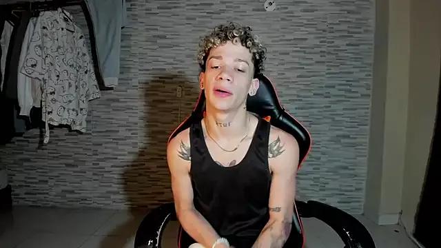 mateodeamjo from StripChat is Freechat