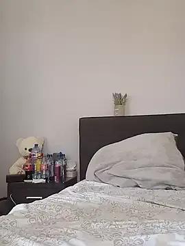 Naked Room MaviePearl 