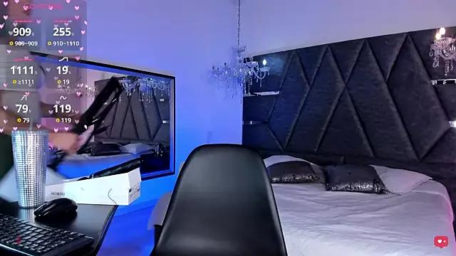 Maya_Bluee from StripChat