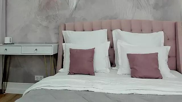 Naked Room MelissaLiss 