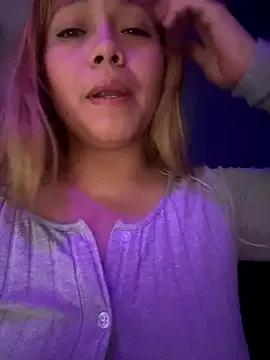 MerlyG from StripChat is Freechat