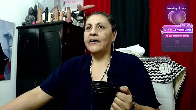 merlyna_goldens from StripChat is Freechat
