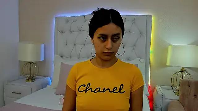 MiaLevitz from StripChat