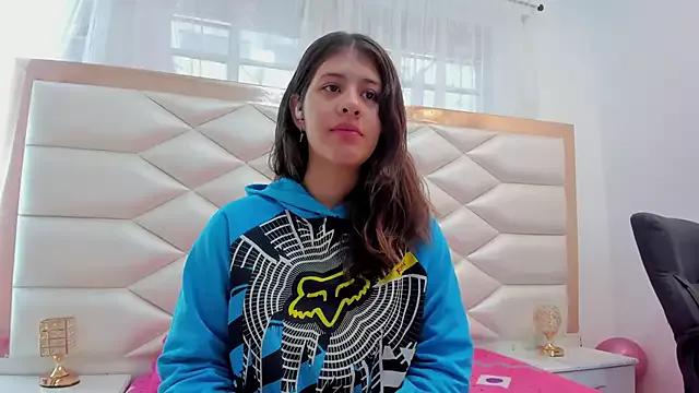 MiaQueen021 from StripChat is Freechat