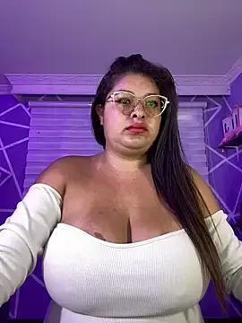 MiiaaJoness from StripChat