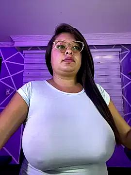 MiiaaJoness from StripChat