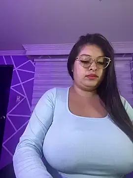 MiiaaJoness from StripChat