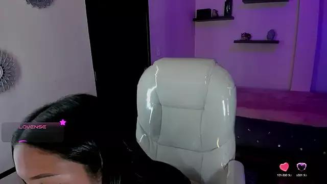 Naked Room Miiss_Greyy 