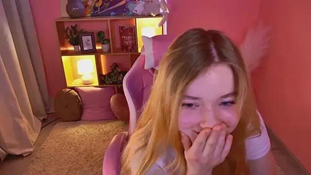 Naked Room milaa_sun 