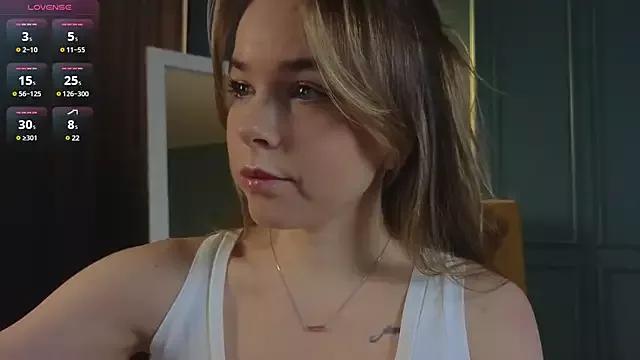 milly_shy from StripChat