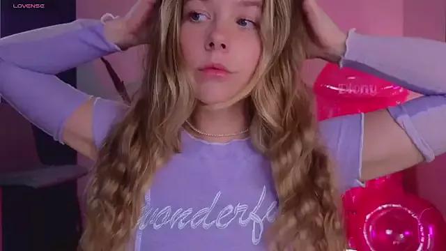 milly_shy from StripChat