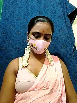 mini-queen from StripChat is Freechat