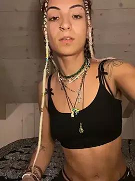 MiraMagDich from StripChat is Freechat