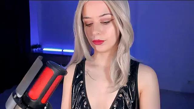 mollyposhh from StripChat