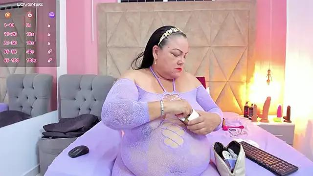 mommy_cute from StripChat