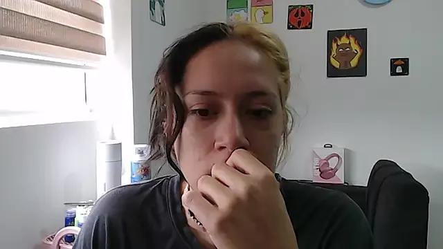 MommyMiaWs from StripChat