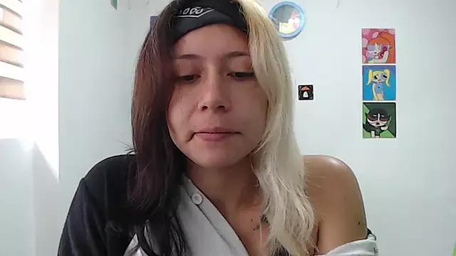 MommyMiaWs from StripChat