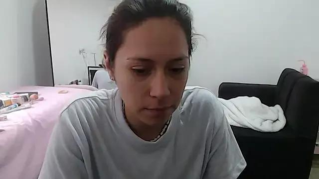 MommyMiaWs from StripChat