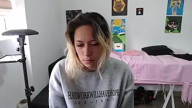 MommyMiaWs from StripChat