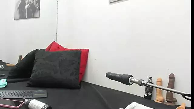 Moon78sweet from StripChat