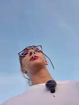 MoonedByEva from StripChat
