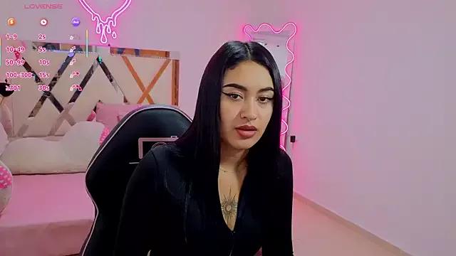Naked Room Moonshine_tay 