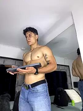 MR_MUSCLE from StripChat