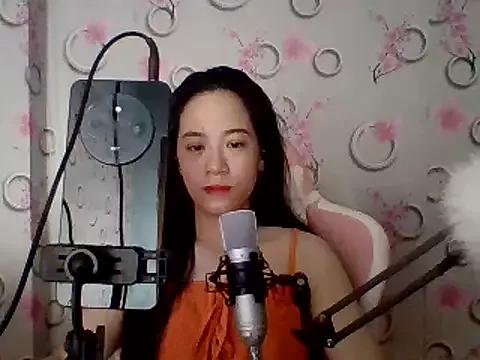 Naked Room Nana-68 