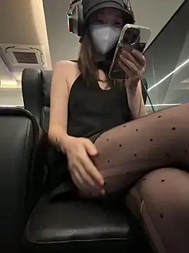 nideanbaby from StripChat is Freechat