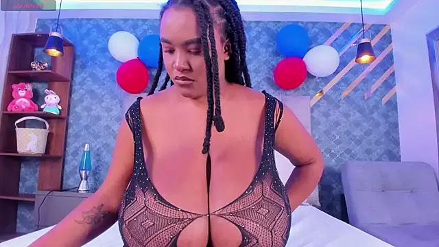 NiiaMoore from StripChat