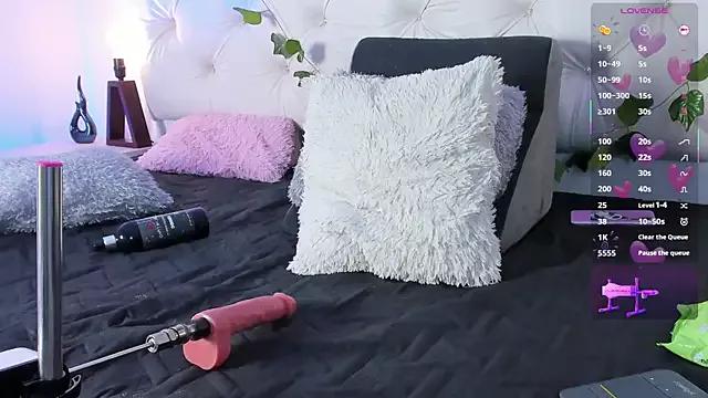 Niicolle_Evanss from StripChat