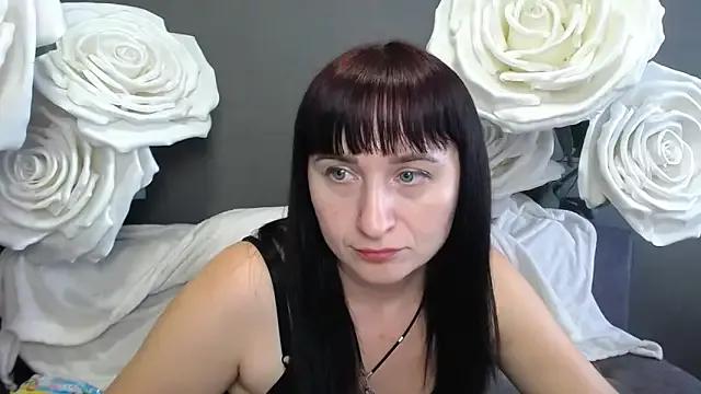 NinaFlawlees from StripChat