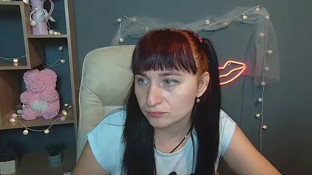 NinaFlawlees from StripChat