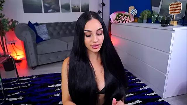 NinaSolenne from StripChat