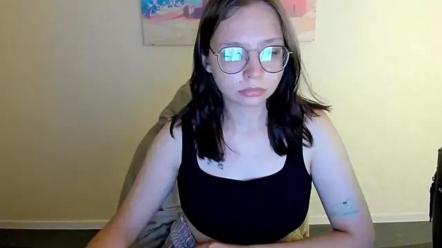 Noora_Moore from StripChat