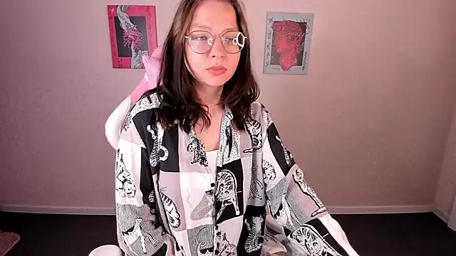Noora_Moore from StripChat