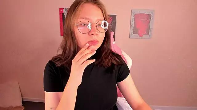 Noora_Moore from StripChat
