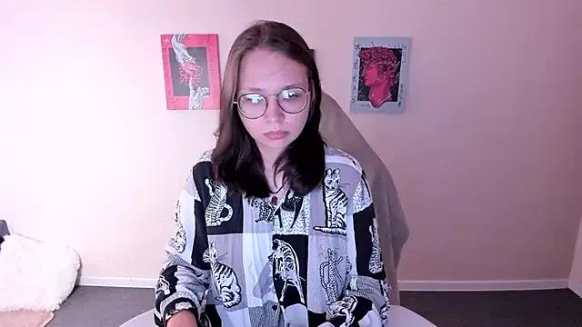 Noora_Moore from StripChat