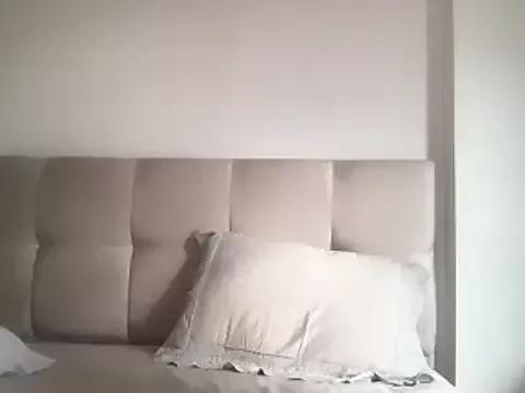 Naked Room paolajonez 