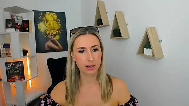 PassionGlow from StripChat