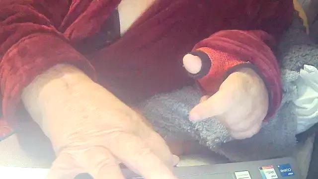 Playful_MILF_Demi from StripChat is Freechat