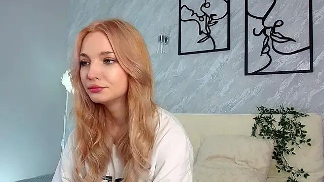 PolliMills from StripChat is Private