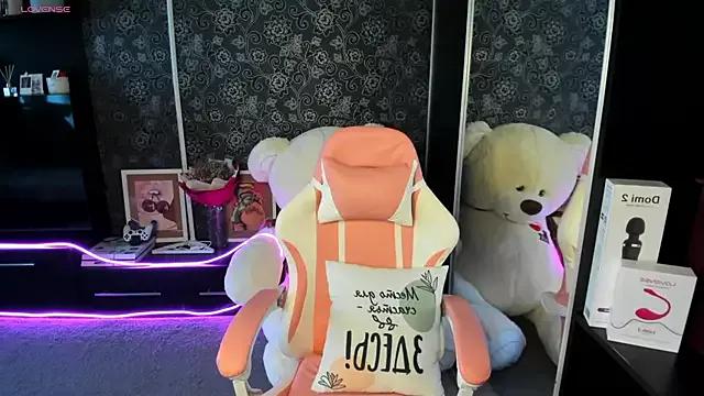Queen_baby from StripChat