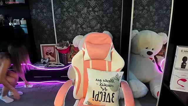 Queen_baby from StripChat