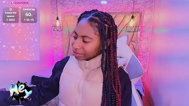 Queen_perla_ from StripChat