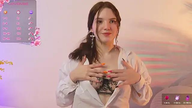 Roxieex from StripChat is Freechat